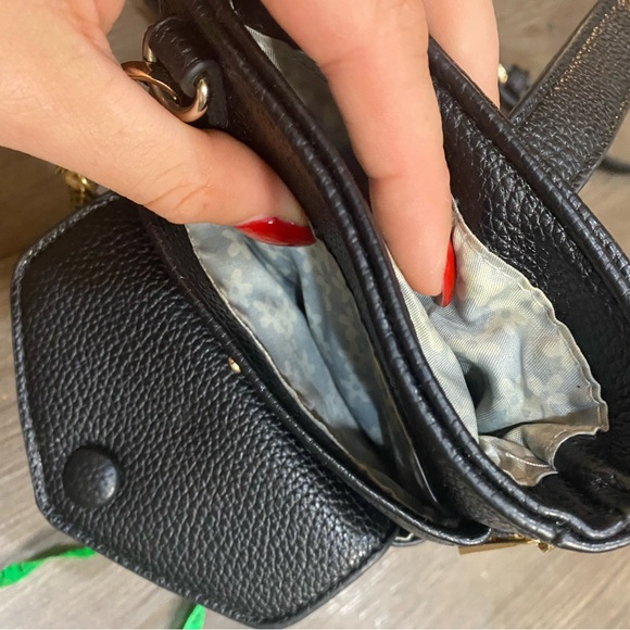 Black and Gold Crossbody Bag with Chain Detail - Picture 5 of 9